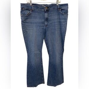 Wrangler Rock 47 Men’s Medium Wash Denim Jeans Size 35x32 Wide Flare Leg Ranch